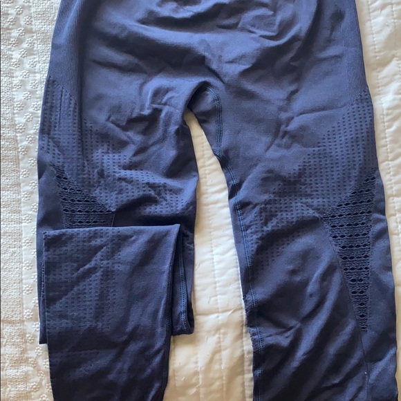 Active wear set sz L - Picture 2 of 3